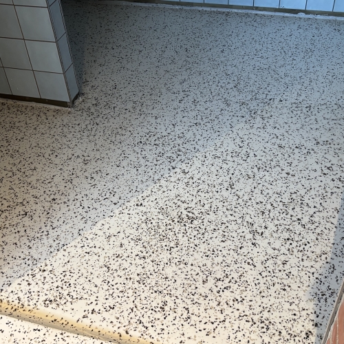 Polyurethan gulv med terrazzo look – Højby Friskole